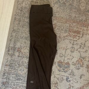 ALO Cropped Dark Brown Leggings Size Small